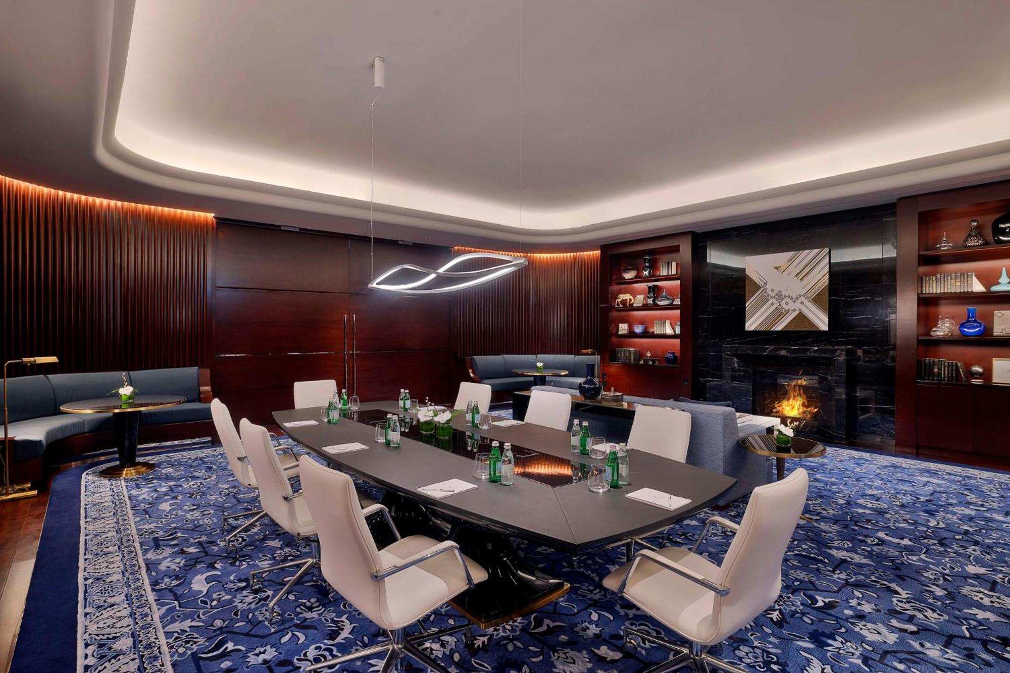 Waldorf Astoria Doha Lusail Exteriör bild Boardroom
