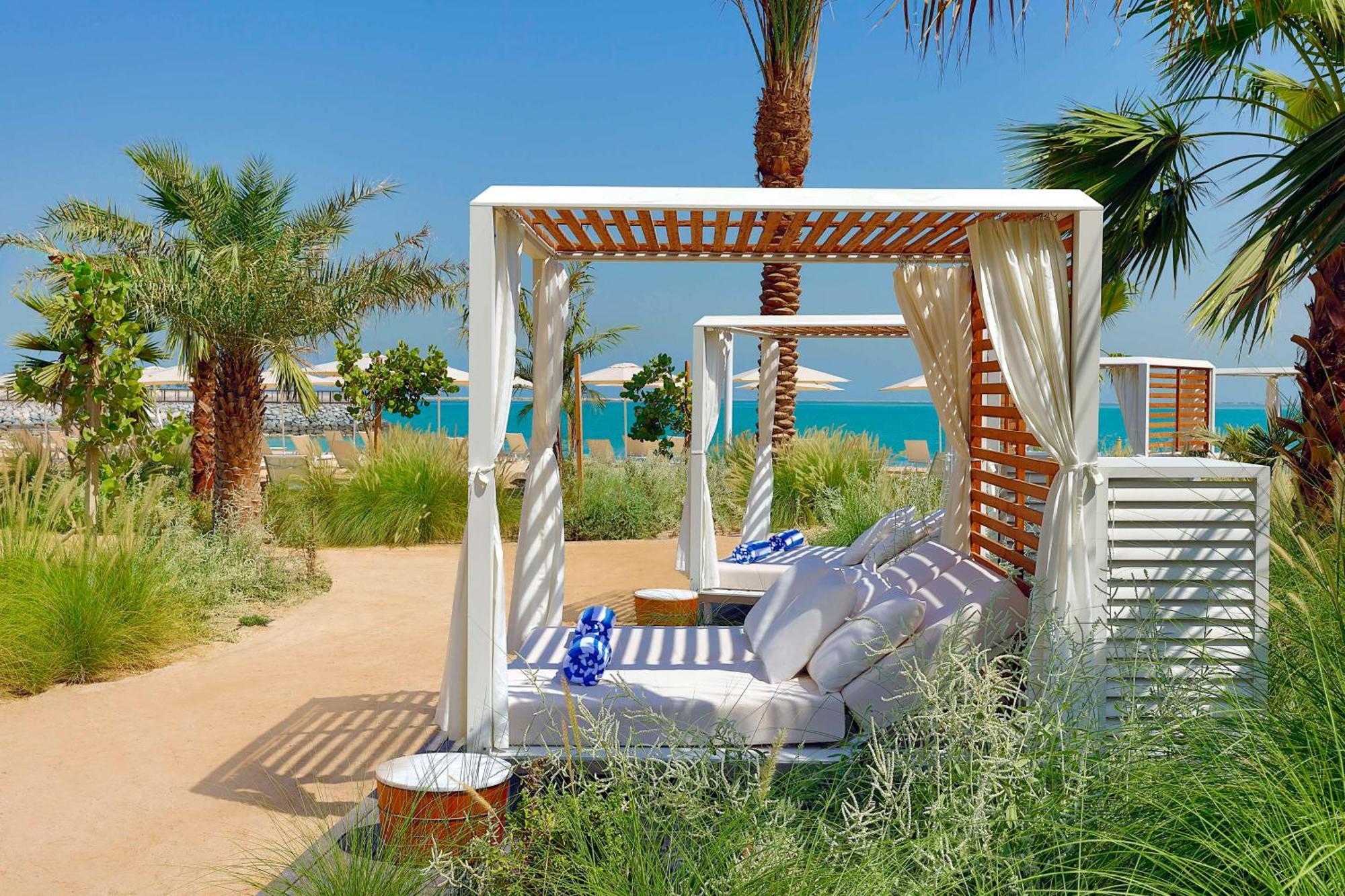 Waldorf Astoria Doha Lusail Exteriör bild Cabana at Jumeirah Beach Hotel